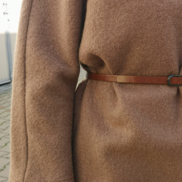 Dámsky kabát s vlnou detail
